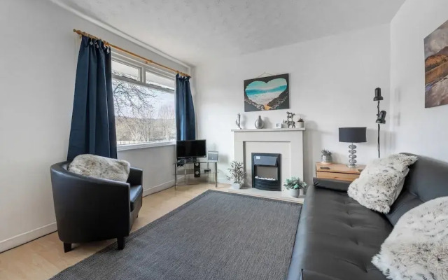 2 Bed Chalet - Sleeps 4 - River and Mountain Views