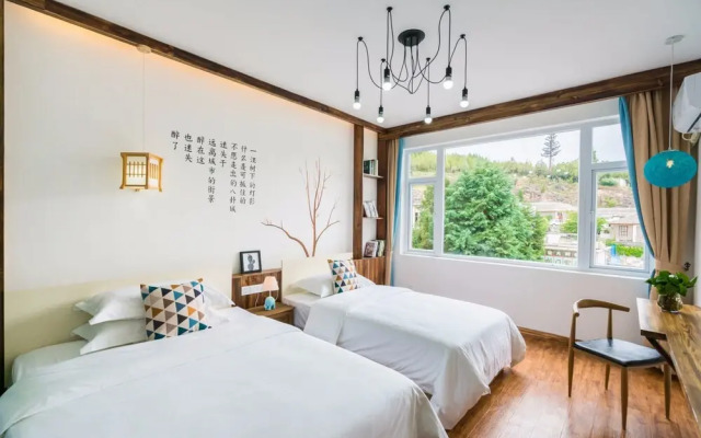 Hand painted art home