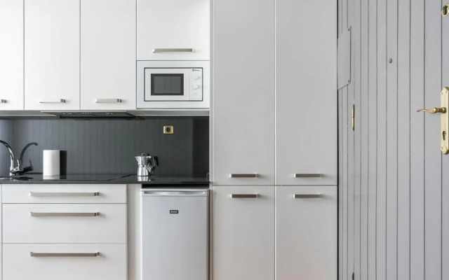 Ayala apartment by People Rentals
