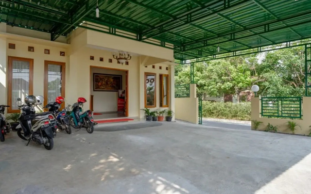 Wisma Taman Sari by RedDoorz