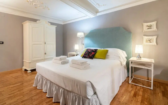Uffizi Romantic Flat by Mmega