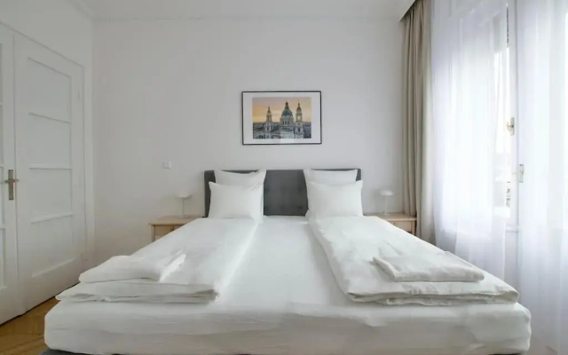 Premium Apartment by Hi - Central 2 BR - best view