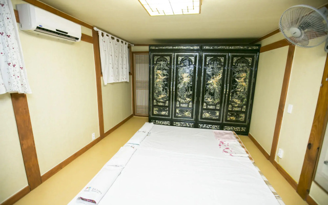 Bukchonmaru Hanok Guesthouse