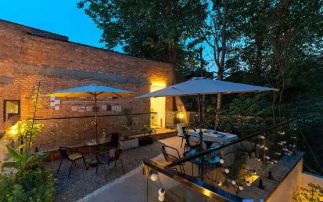 Liangyi Hostel by Luoyang’s Liren Alley