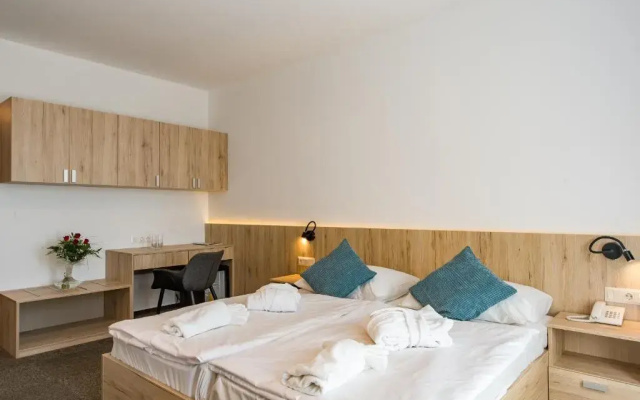 Akademia Hotel **** Balatonfured