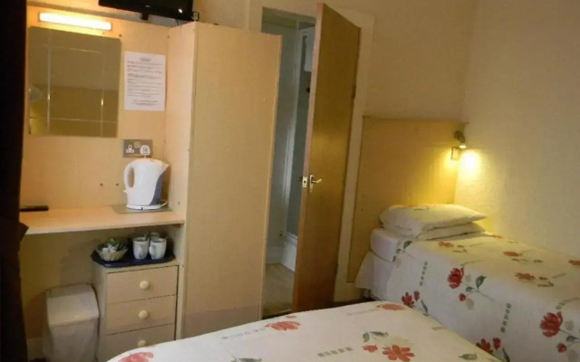 Dora Hotel