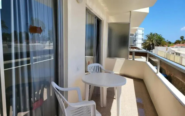 Las Camelias Apartments