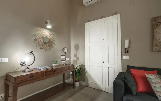 Giglio Courtyard - Duomo Stylish Apartment