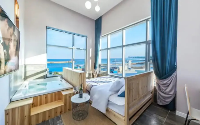 Gangneung Pier 86 Spa Pension