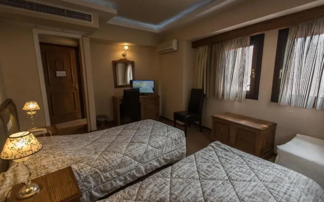 Anesis Hotel
