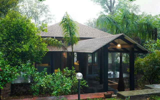 SaffronStays the Glasshouse - Romantic Panchgani Villa with Panoramic Views & Cozy Comfort