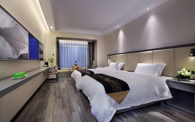Wing Hotel Guilin - Central Square
