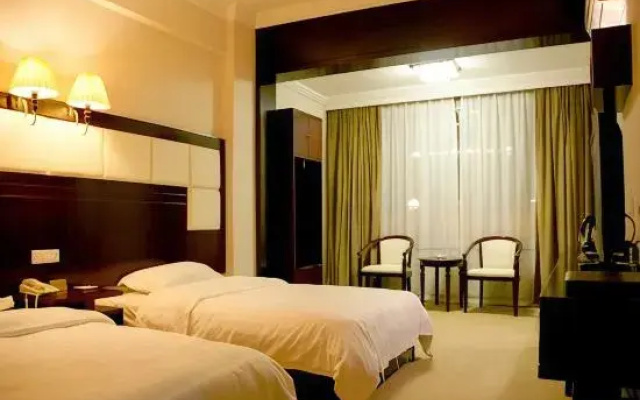 Oriental Pearl Hotel (Guilin Railway Station Store)