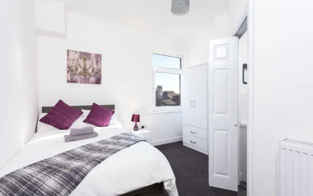 Townhouse @ 76 Clare Street Stoke