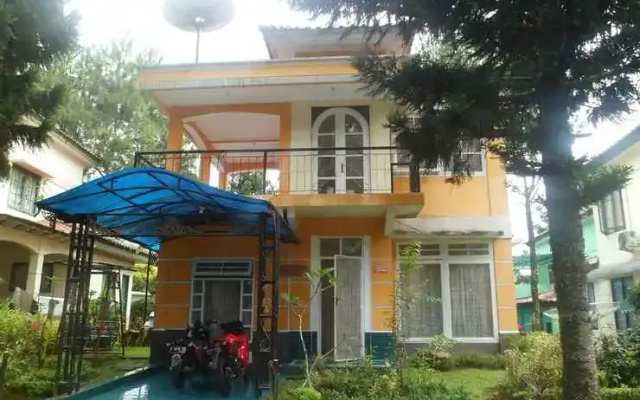Villa Kota Bunga Kaktus