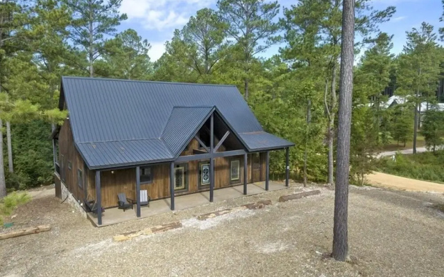Always Sunny 2 Bedroom Cabin by Redawning