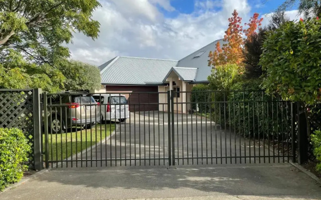 Summer Retreat - Blenheim Holiday Home