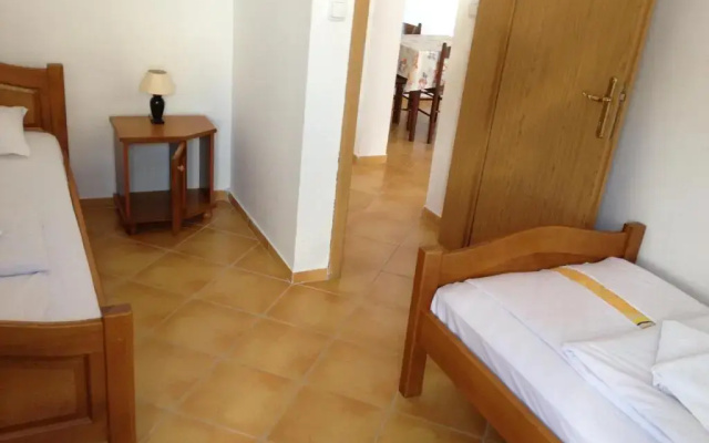 Apartments De Lara