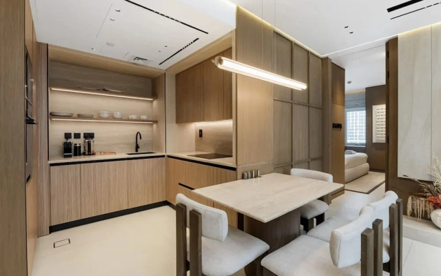 Prime JLT Stay Near Metro Lakeside Dining