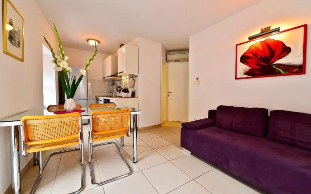 Sunny Bobica Apartments