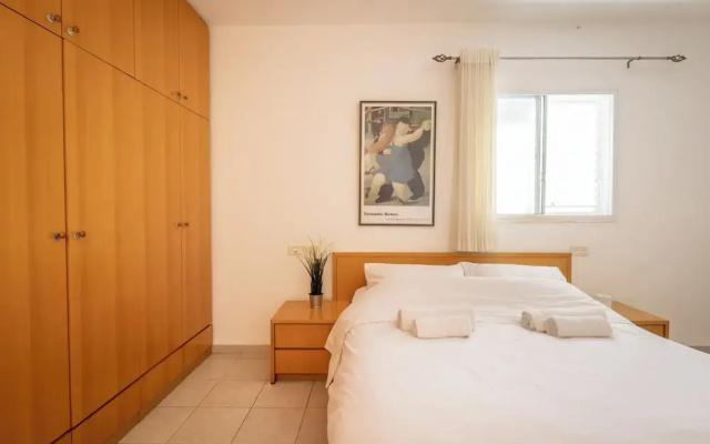 Homey Kiryat Haim Apt by Sea N Rent
