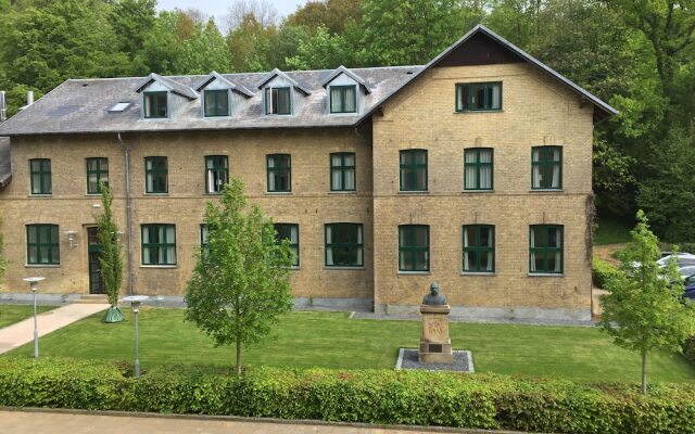 Hotel Vejlefjord Стоубю вид на фасад