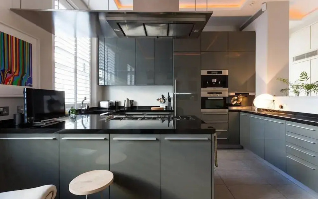 Spectacular 4 Bed House, Pimlico