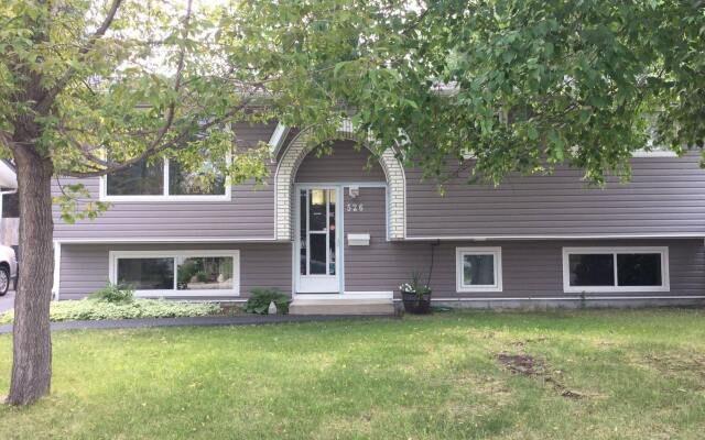Отель Prairie Rose Bed and Breakfast вид на фасад