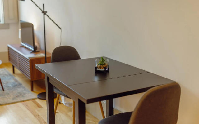 Legacy Oporto Design Apartment H by Vacationy