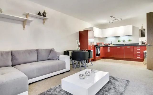 Free Parking Two Bedroom Apartment