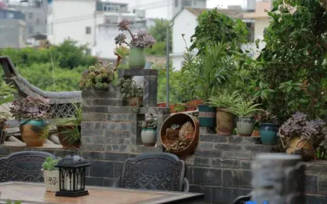 Laojia Chinese Inn (Jianshui Ancient Town)