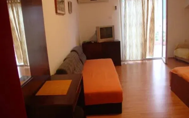 Mia Apartments