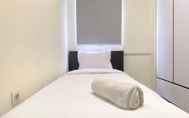 Comfort 2Br With Work Space At Meikarta Apartment