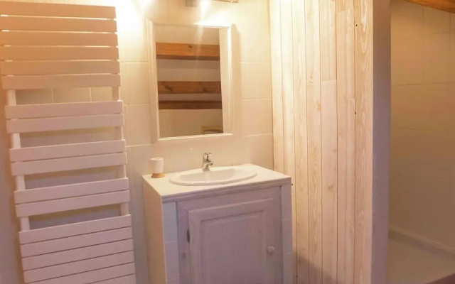 Beautiful Holiday Home in Saugues near Forest