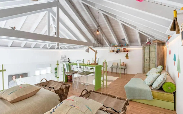 Colegio Charm House