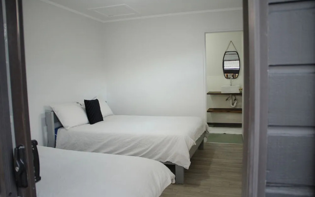 Hugo & Carter's Backpackers & Motel
