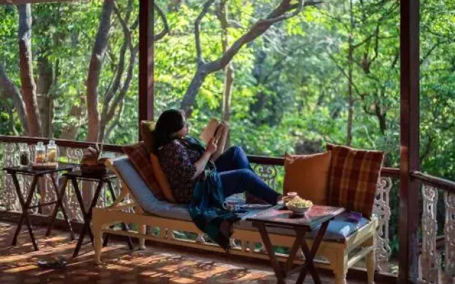 SaffronStays Parsi Manor