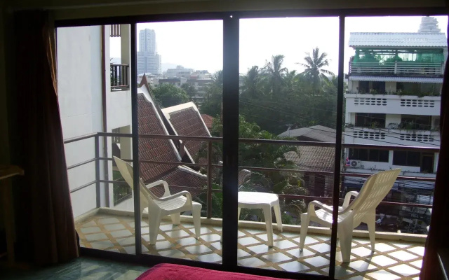 Baan Nitra Guesthouse