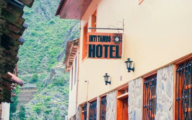 Hotel With Mountain Views With two Terraces