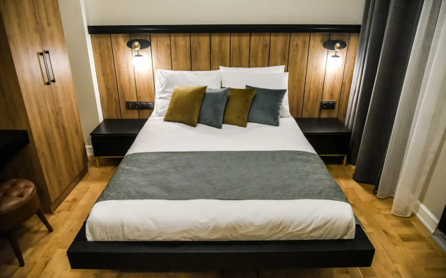Luxir Hotel