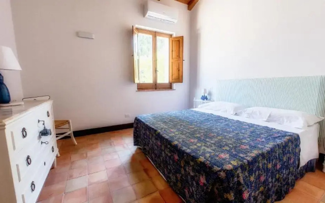 La Casa del carrubo di Borgo Carbone