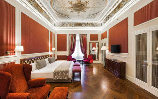 Catalonia Las Cortes Hotel