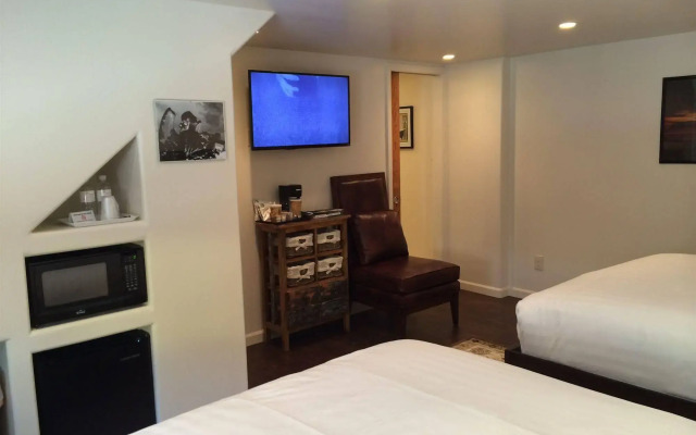 The Iron Horse Inn