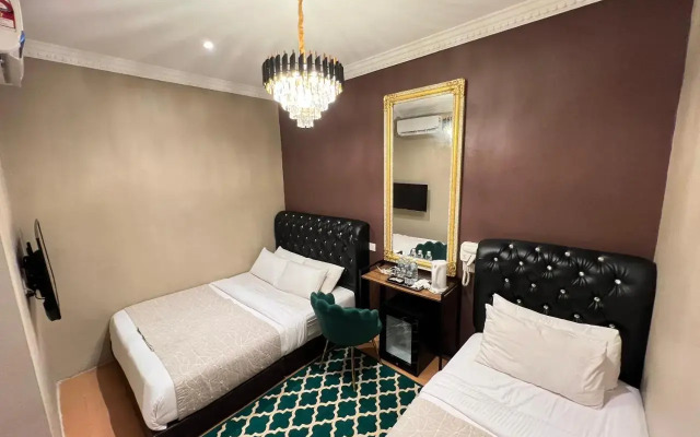 Ghazrins Garuda Hotel