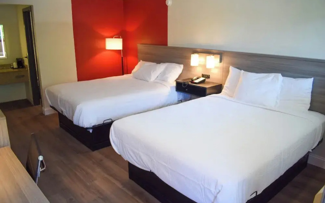 Ramada by Wyndham Cleveland Airport West