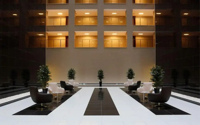 D&D Suites Flora