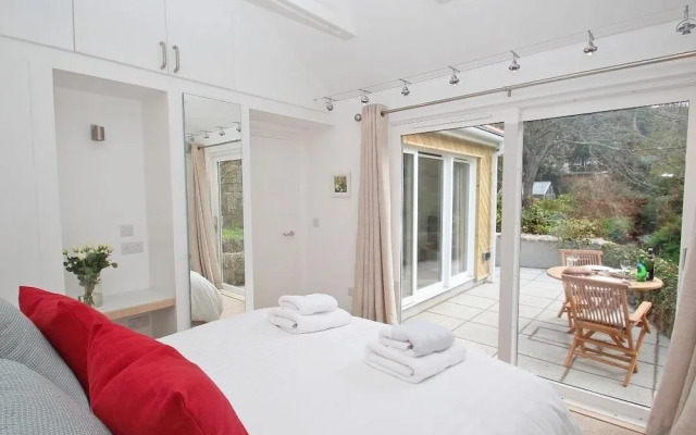 Cot Valley Cottage