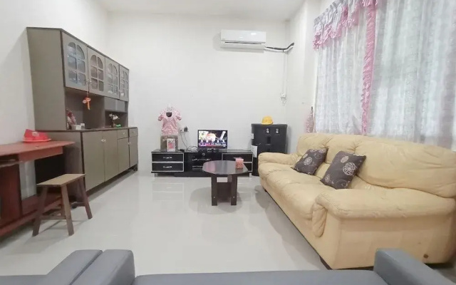 OYO 90186 Tiong's Homestay - Gated Comm