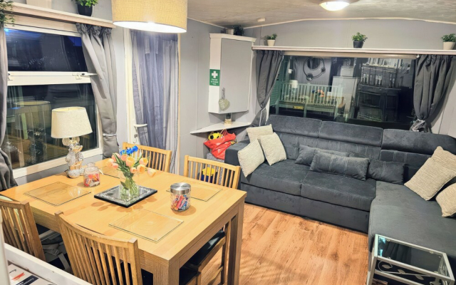 Kingfisher Caravan Park - Holiday Accommodation 22193