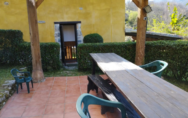 LA NOZAL (piscina, barbacoa, jardín...)